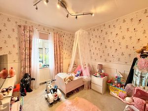 Photo 5- click for photo gallery